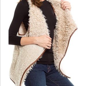 SHEARLING TWO TONED OPEN VEST